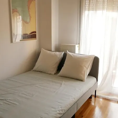 Apartmán Bright, Modern 2br Flat W, Balcony, 15 Min Airport *